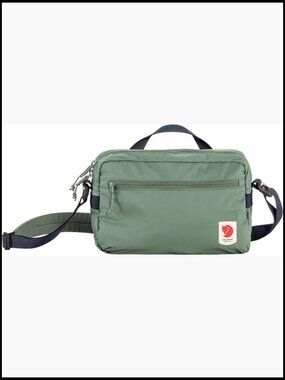 Lightweight Crossbody Bag with Recycled Polyamide